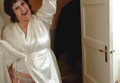 Donna in biancheria intima erotica, si arrampica il video vecchie trans tappo nel bagagliaio di un marito in piedi.